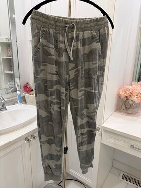 Splendid Olive Camo Drawstring Joggers